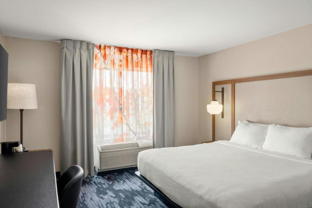 King Room - Hearing Accessible interior